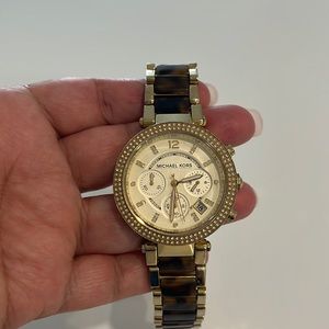 Michael Kors Woman’s Brown Tortwith Crystals, Wristwatch gently worn.